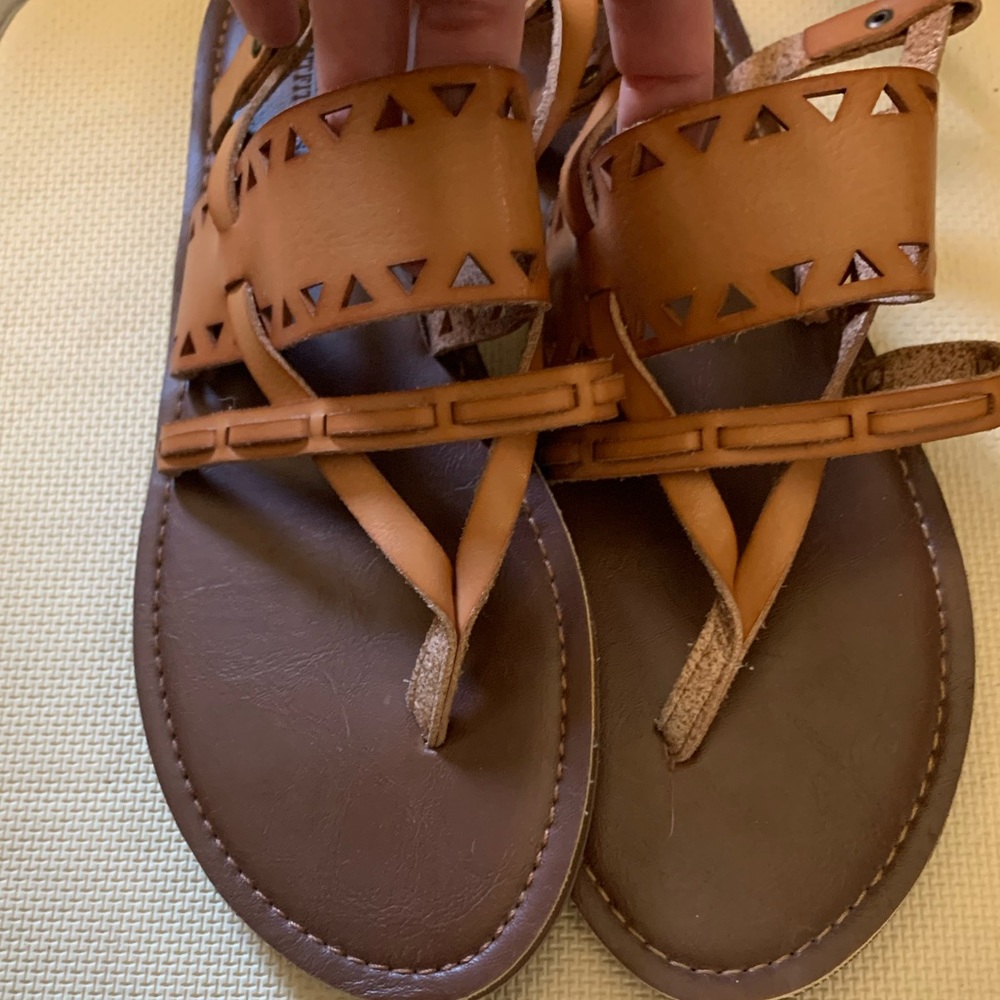 AE Strappy Sandal